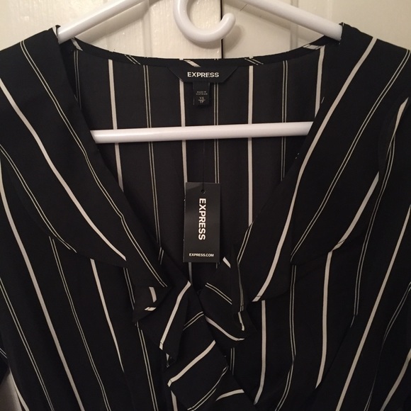 Express Ruffle Elastic Waist Wrap Dress NWT - Picture 3 of 9